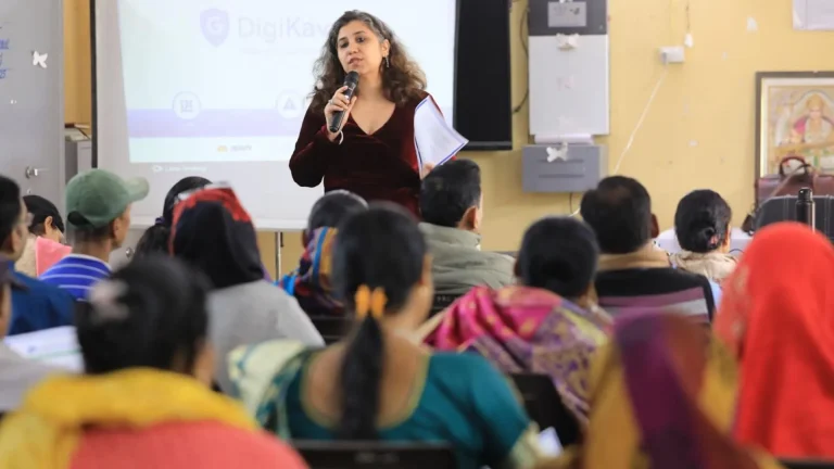 devika-mehta-deputy-editor-of-vishvas-news-told-people-how-to-avoid-cyber-fraud