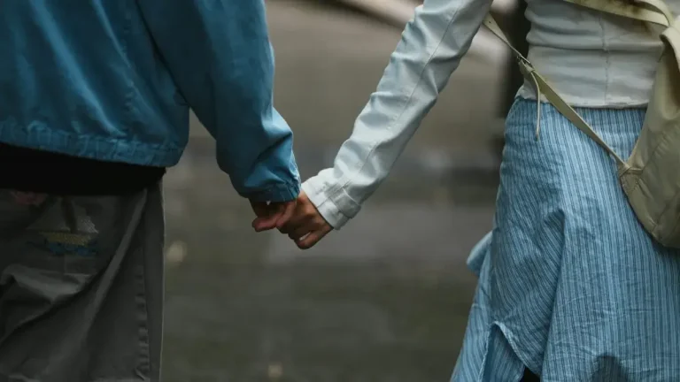 malaysian-man-trapped-in-thailand-floods-lied-pregnant-wife-business-trip-girlfriend-hotel