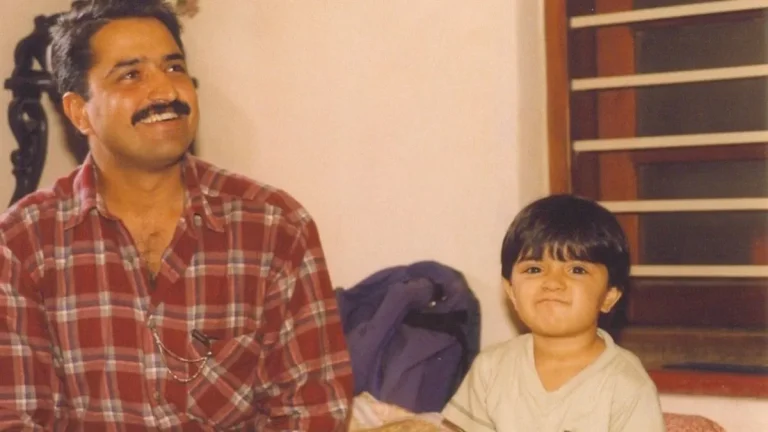 actress-rukmini-vasanth-father-was-martyred-in-the-uri-mission-today-she-is-ruling-the-state-with-a-blockbuster-film-worth-rs-800-crore