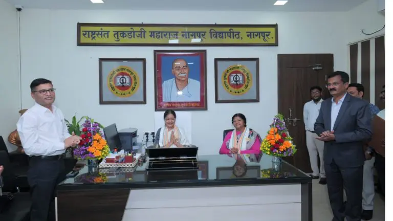 dr-manali-makarand-kshirsagar-takes-charge-as-vice-chancellor