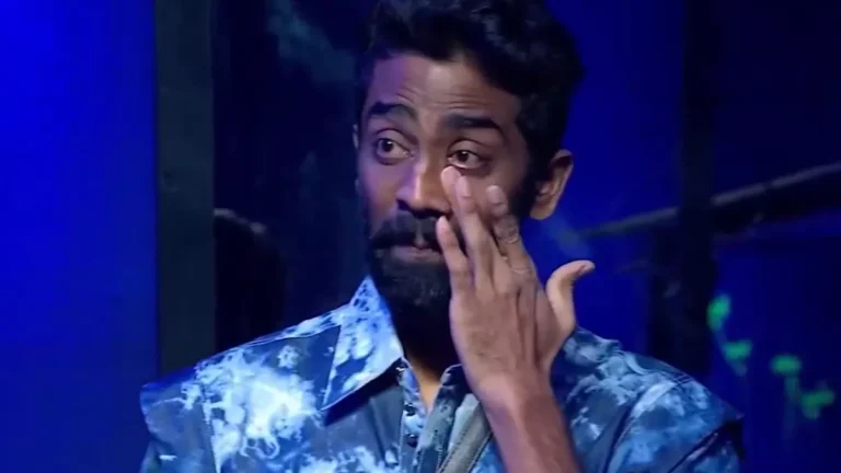 bigg-boss-19-pranit-more-was-disappointed-after-the-argument-with-veer-pahadia-the-comedian-cried-on-the-show