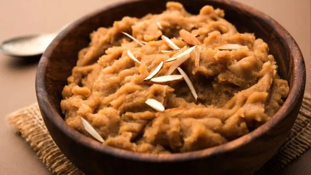 जाणून घ्या गव्हाच्या पिठाचा हलवा बनविण्याची रेसिपी; मिळेल अप्रतिम चव