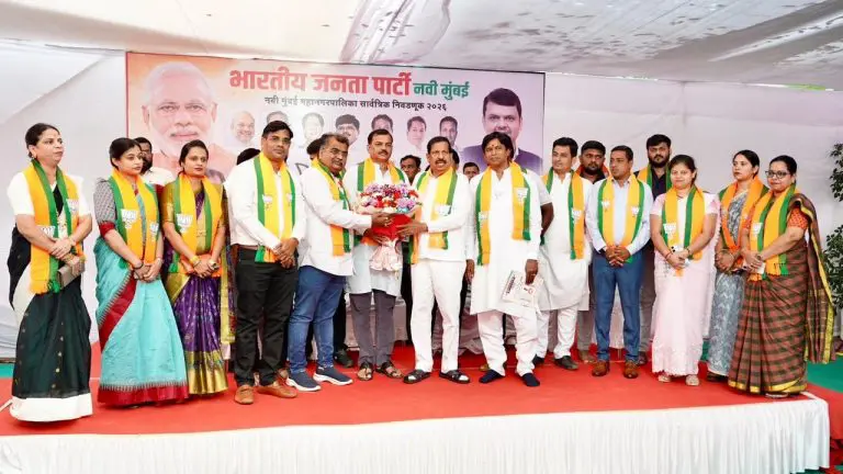 maharashtra-news-12-corporators-suspended-by-congress-join-the-bjp-in-ambernath