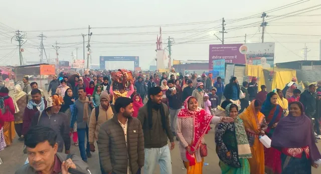 माघी पौर्णिमेला लाखो भाविकांनी केले संगम स्नान, कल्पवासी आजपासून करणार परतीचा प्रवास 