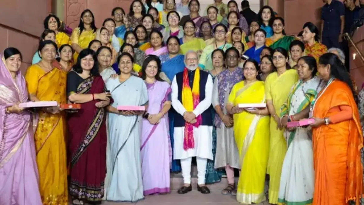Women Reservation Bill: महिला आरक्षण अधिनियम 2023 देशभरात लागू, संसदेत वादळी चर्चा सुरू असतानाच सरकारने जारी केलं नोटीफिकेशन 