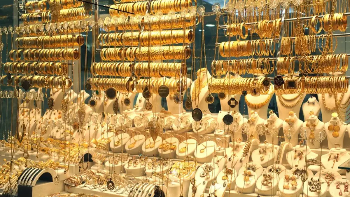Gold Price Today: सोने चांदी झाले स्वस्त, चेक करा महाराष्ट्रातील ताजे भाव