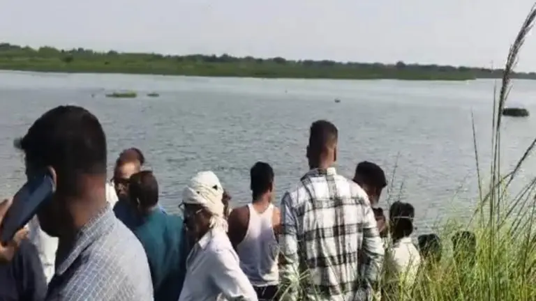 boat-capsizes-in-wainganga-river-in-bhandara-7-people-drown-two-dead