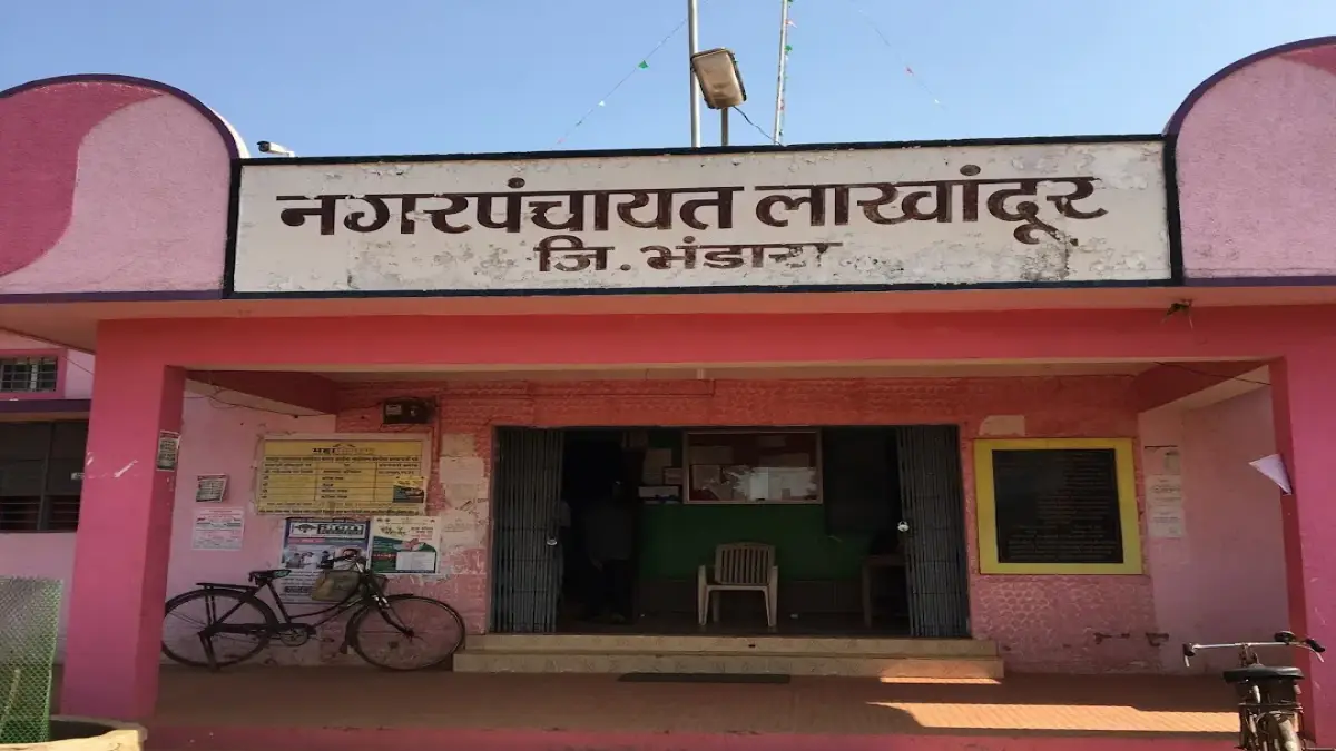 विधान परिषद निवडणुकीच्या तोंडावर काँग्रेसला धक्का; लाखांदूर नगरपंचायतीतील पाच नगरसेवकांचा भाजपात प्रवेश