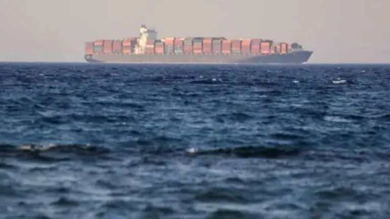virat-1-ship-maritime-incident-at-coast-of-oman-us-navy-saves-lives-of-14-indian-sailors