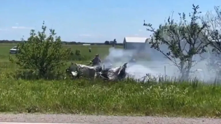 plane-crashes-in-missouri-usa-all-12-passengers-on-board-killed-video