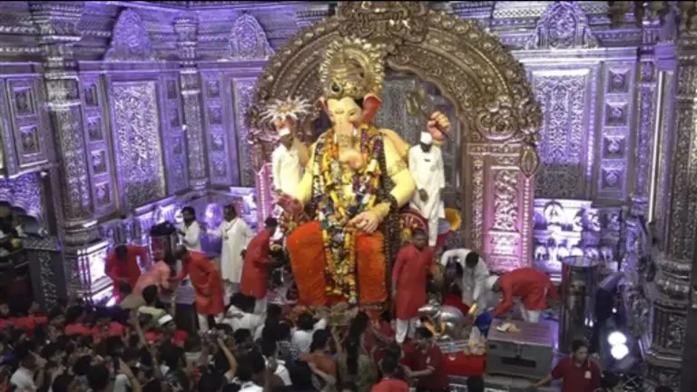 ganeshotsav-2026-how-to-visit-lalbaugcha-raja-mumbai-police-diversions-and-road-closure