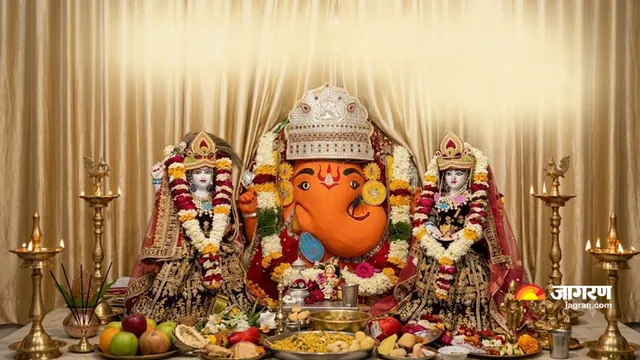 chintamani-ganesh-temple-an-inverted-swastika-is-drawn-on-the-wall-to-have-ones-wish-fulfilled