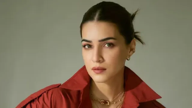 occasion-of-daughters-day-actress-kriti-sanon-shared-an-important-message-regarding-women-safety