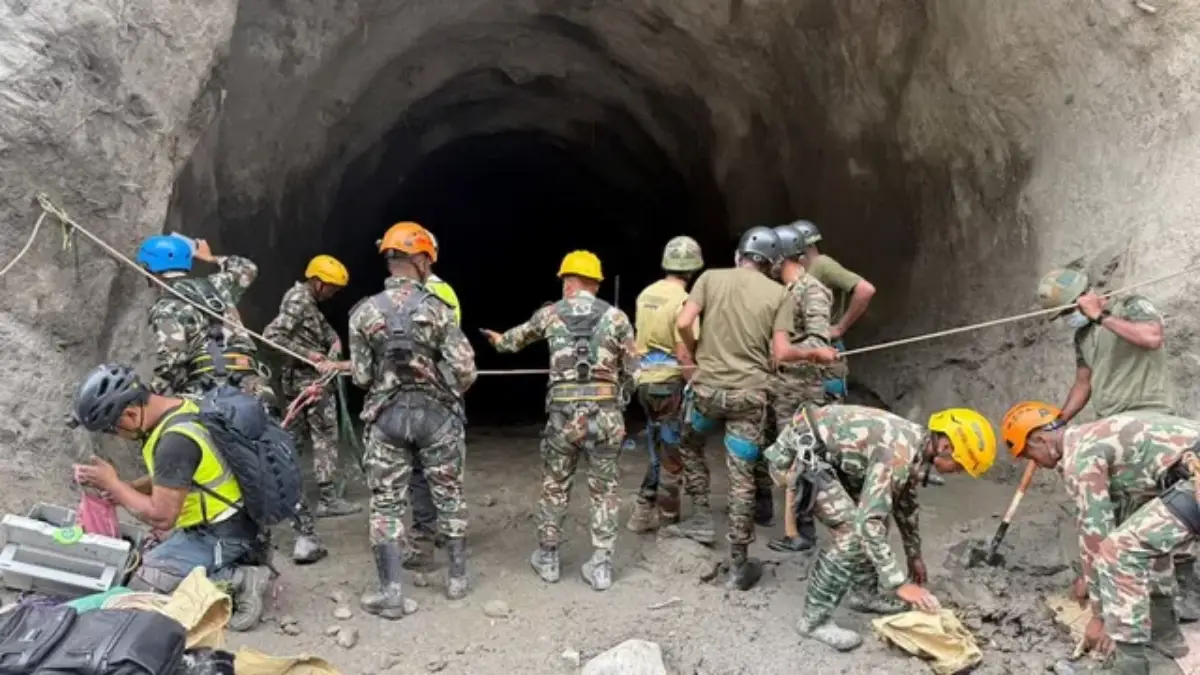 Nepal floods: नेपाळच्या विनाशकारी पुरानंतर 4000 लोक बेपत्ता, प्रियजनांच्या शोधासाठी भटकत आहेत चिंतातूर कुटूंबीय; आतापर्यंत 1200 हून अधिक मृत्यू 