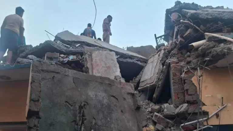 gas-cylinder-explosion-in-fatehpur-two-storey-building-collapses-four-dead-in-fatehpur