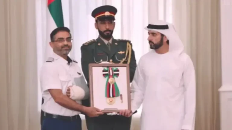 captain-smit-machchhar-receives-the-first-class-order-of-zayed-ii-in-the-uae-flydubai-crew-members-also-honored