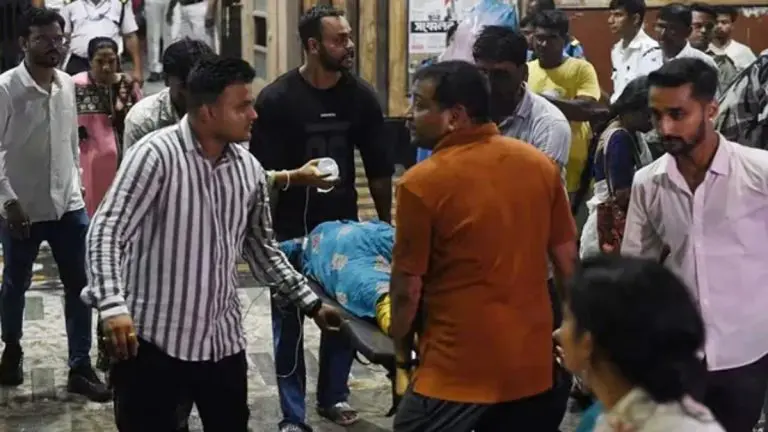 19-people-died-in-stampede-at-durga-puja-pandal-in-kolkata-rs-25-lakh-in-aid-for-families-of-deceased