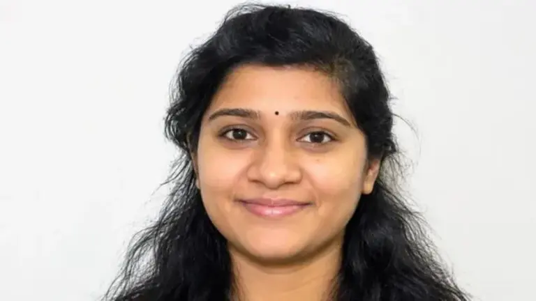 young-woman-mugdha-deshmukh-returns-from-london-without-informing-family-body-found-in-pune-flat