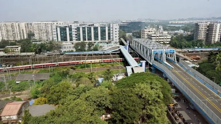 cm-fadnavis-to-open-three-key-mumbai-bridges-check-how-sion-vidyavihar-and-gmlr-will-help