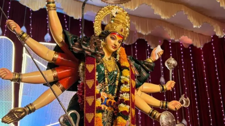 durga-immersion-2026-mumbai-police-ban-photos-videos-of-half-submerged-durga-idols-from-october-20-to-22