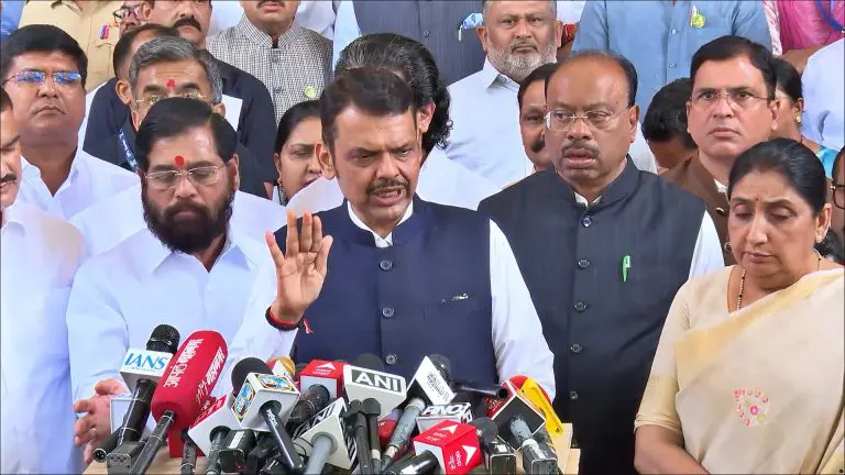 farmers-to-receive-rs-5000-advance-before-diwali-educational-fees-and-electricity-bills-cm-fadnavis-announces