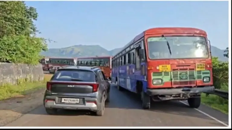 major-traffic-jam-on-the-mangaon-pune-route-long-queues-of-vehicles-in-tamhini-ghat