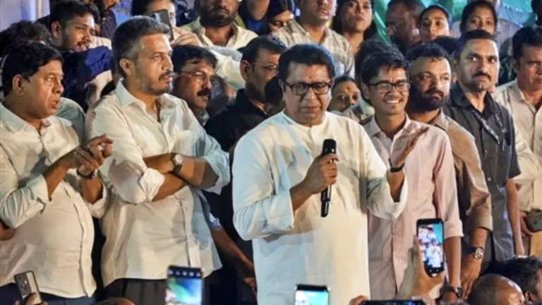 mpsc-students-should-remain-patient-says-raj-thackeray-after-discuss-with-cm-fadnavis