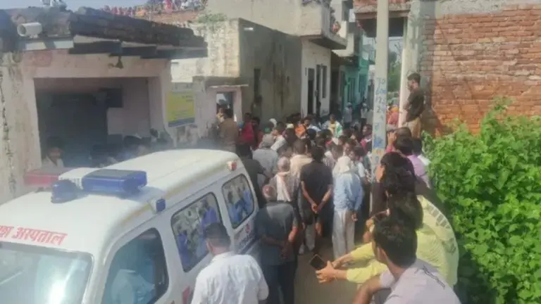 suspicious-deaths-of-5-family-members-in-rabupura-area-of-greater-noida-husband-wife-and-their-3-children-have-lost-their-lives