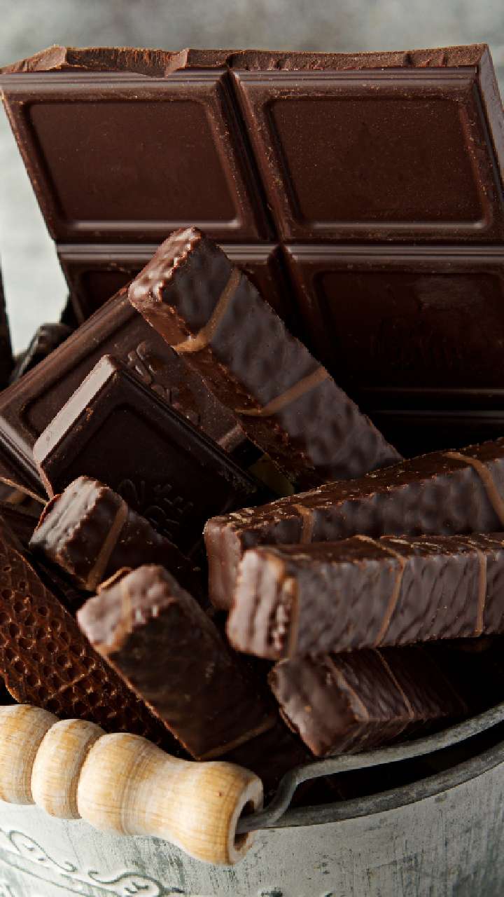 Chocolate Day: जोडीदाराला आनंदी करण्यासाठी बनवा या चॉकलेट डिश