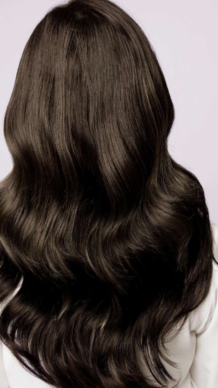 Hair care tips: लांब आणि मजबूत केसांसाठी वापरा या 5 DIY टिप्स