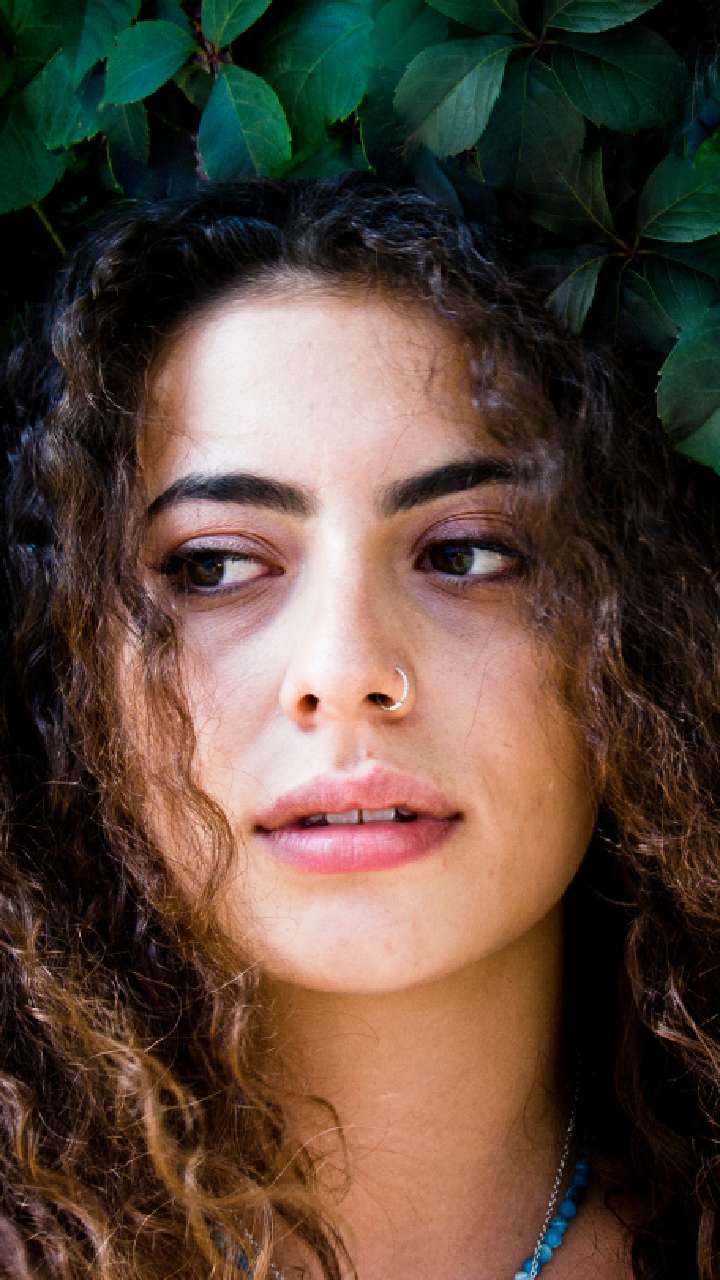 Alum Beauty Benefits:तुरटीच्या नियमित वापराने येईल चेहऱ्यावर चमक