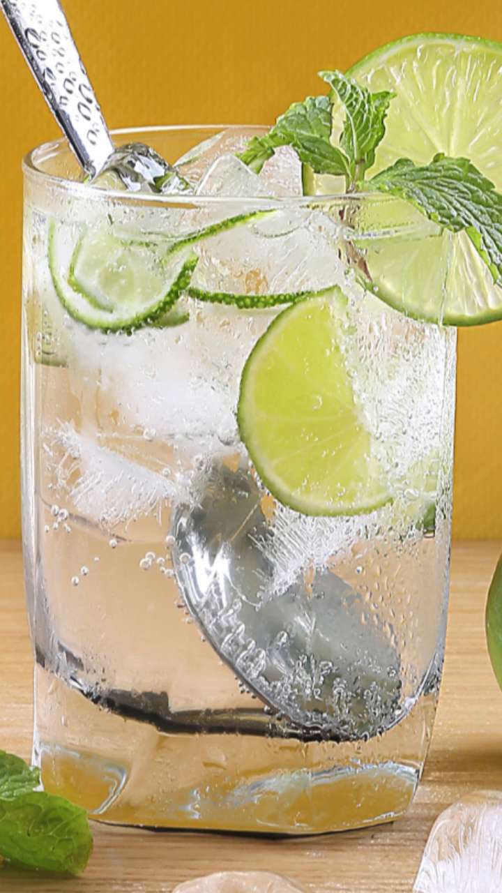 Lemon Water Benefits: दररोज एक ग्लास लिंबू पाणी आणि 8 आश्चर्यकारक फायदे