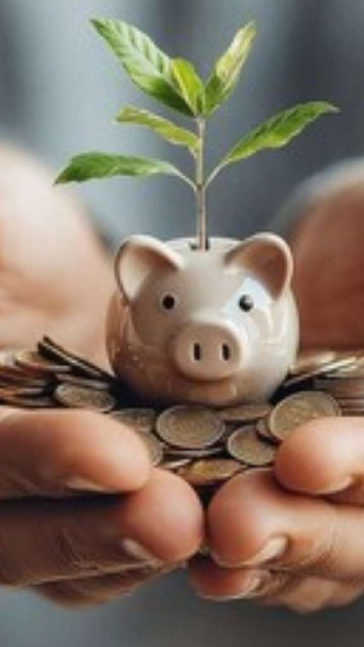 Top 5 Small Saving Schemes या योजनांमध्ये गुंतवणूक करून वाचवा कर