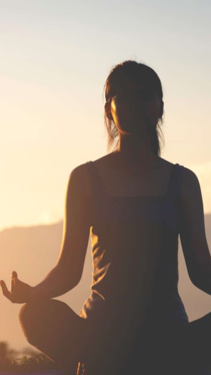 International Yoga Day 2025: योगाभ्यास करण्यापूर्वी या गोष्टी खा
