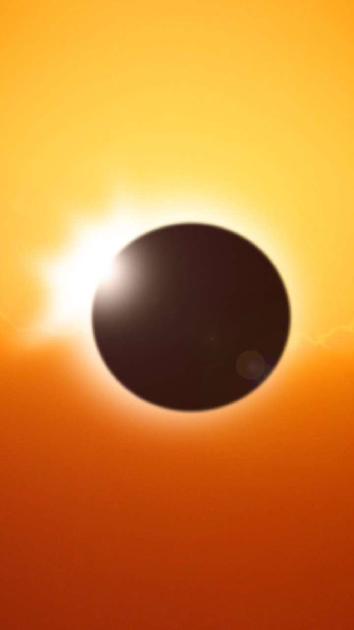 Solar eclipse 2025: सप्टेंबरमध्ये या दिवशी असेल सूर्यग्रहण; जाणून घ्या ग्रहणाचे नियम