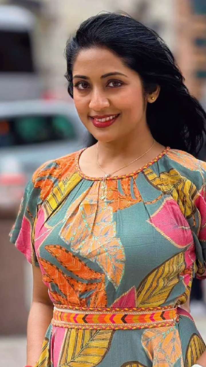 Navya Nair: मल्याळम अभिनेत्रीला गजरासाठी भरावा लागला लाखोंचा दंड