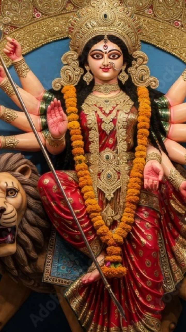 Sharadiya Navratri 2025: देवीची चौकी बसवताना या गोष्टी लक्षात ठेवा
