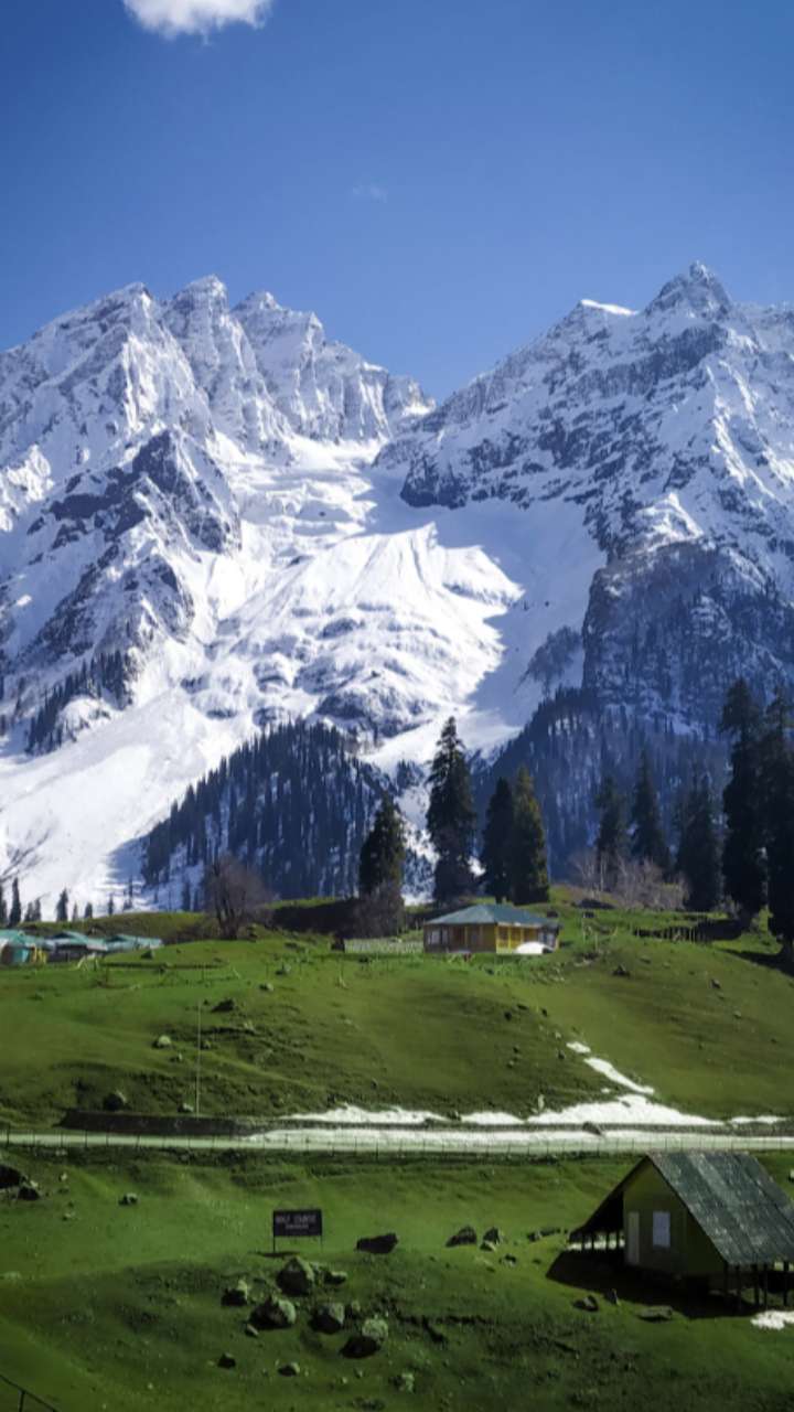 हिवाळ्यात पाहण्यासारखे असते या चार ठिकाणचे बर्फाच्छादित सौदंर्य