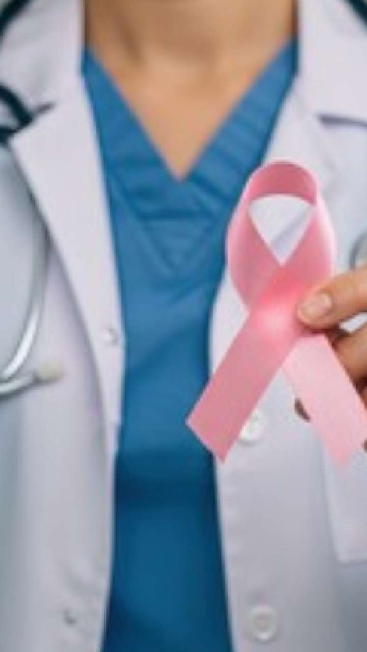 कर्करोगाच्या सुरुवातीलाच दिसतात ही 5 लक्षणे जाणून घ्या